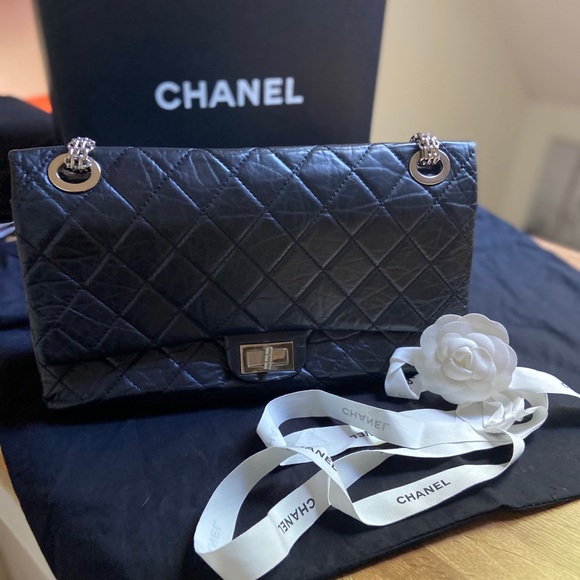 Chanel 228 Double Flap Hong Kong Mobile Exhibit - Picture 6 of 16